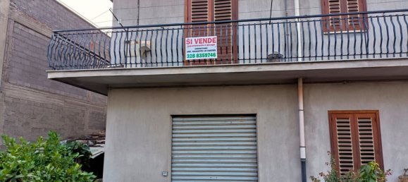 2 rooms Apartment in Randazzo, Italy No. 255613 3