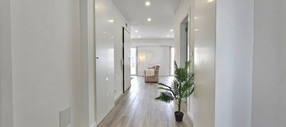 3 bedrooms Apartment in Lisbon, Portugal No. 100732 2