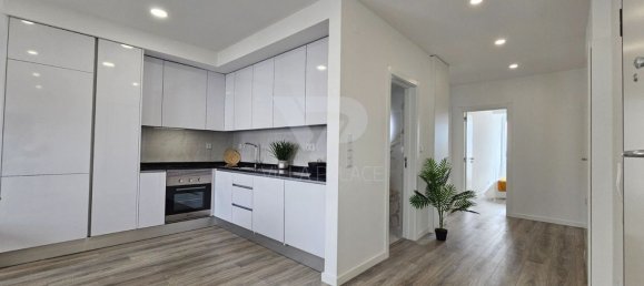 3 bedrooms Apartment in Lisbon, Portugal No. 100732 7