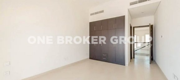 4 bedrooms Villa in Al Barsha, UAE No. 269 11