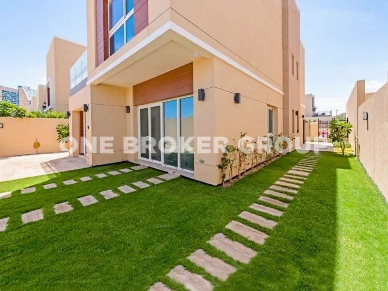 4 bedrooms Villa in Al Barsha, UAE No. 269