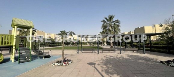 4 bedrooms Villa in Al Barsha, UAE No. 269 18