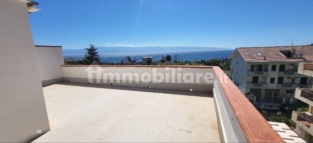 5 rooms Building in Messina, Italy No. 191307