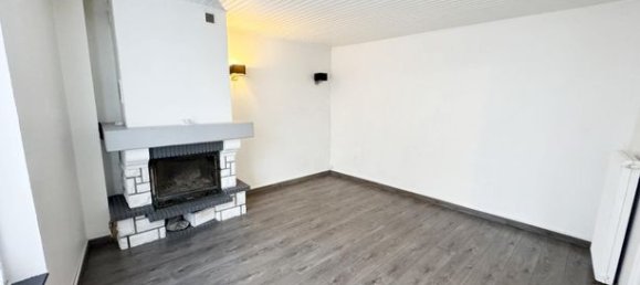 Casa de 3 dormitorios en Menucourt, France No. 304383 2