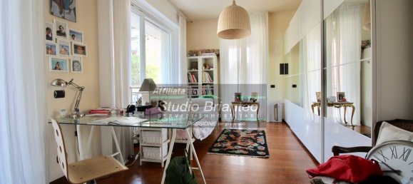 3 Schlafzimmer Wohnung in Carate Brianza, Italy, Nr. 258858 11