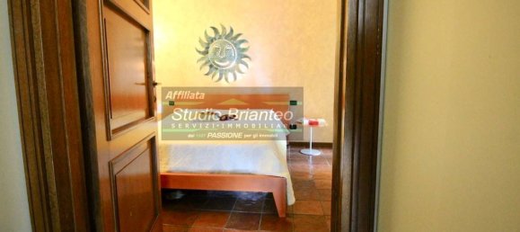 3 Schlafzimmer Wohnung in Carate Brianza, Italy, Nr. 258858 8