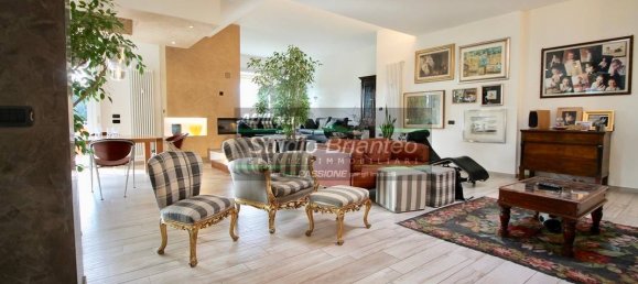 3 Schlafzimmer Wohnung in Carate Brianza, Italy, Nr. 258858 44