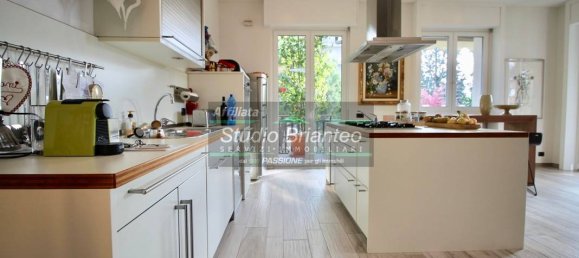 3 Schlafzimmer Wohnung in Carate Brianza, Italy, Nr. 258858 37