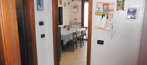 Apartamento de 4 habitaciónes en Nogarole Rocca, Italy No. 38947 6