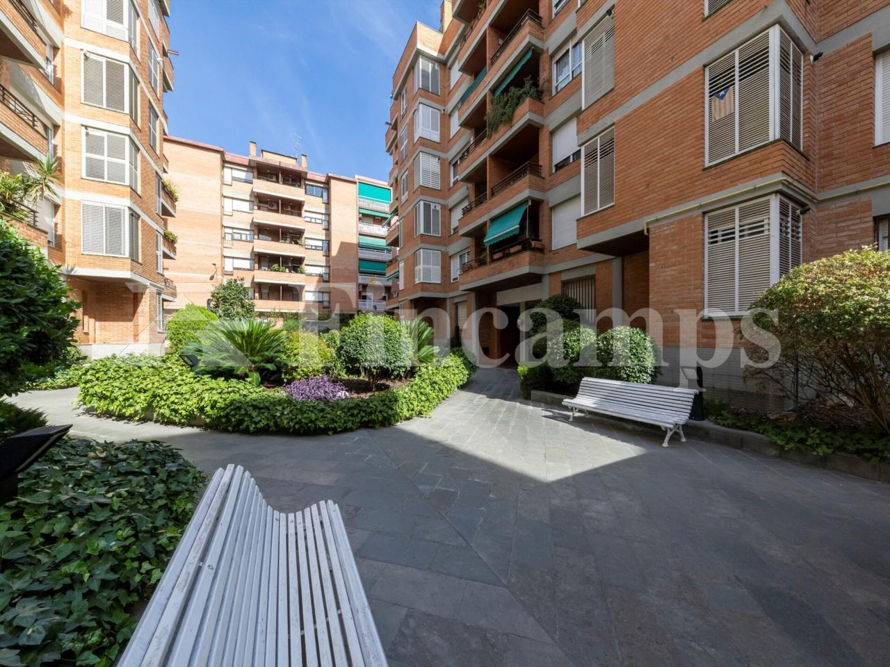 4 bedrooms Apartment in Sabadell, Spain No. 250419