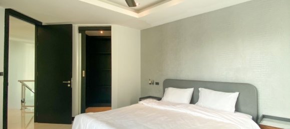 4 bedrooms Villa in Pattaya, Thailand No. 4237 13