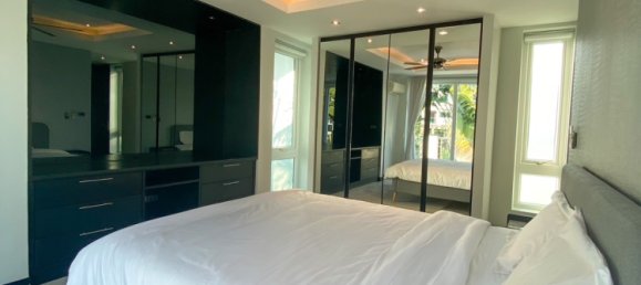 4 bedrooms Villa in Pattaya, Thailand No. 4237 10