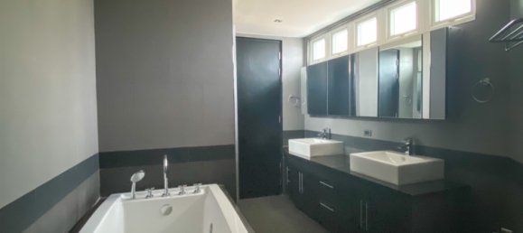 4 bedrooms Villa in Pattaya, Thailand No. 4237 8