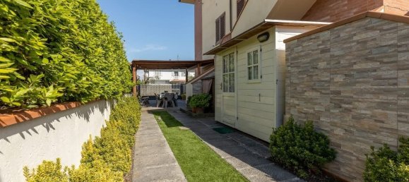 Квартира с 2 спальнями в Понтедера, Италия № 349835 11