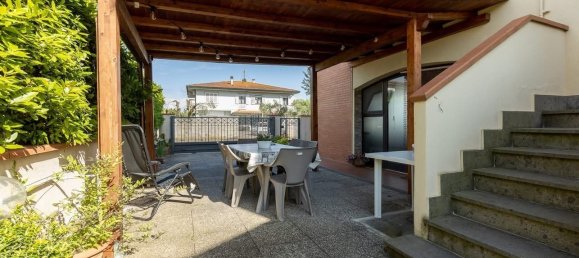 Квартира с 2 спальнями в Понтедера, Италия № 349835 12