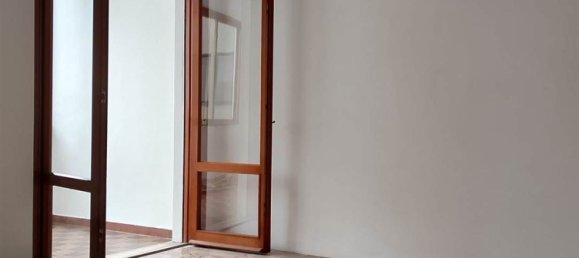 6 rooms Apartment in Follonica, Italy No. 42560 8