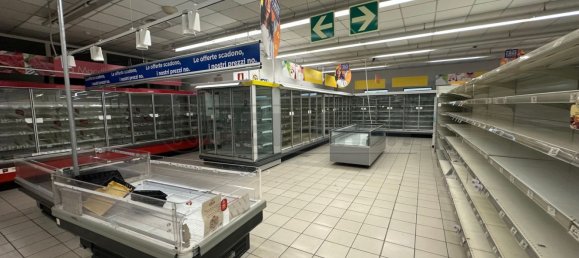 Коммерческая недвижимость 1760м² в Удине, Италия № 364723 9