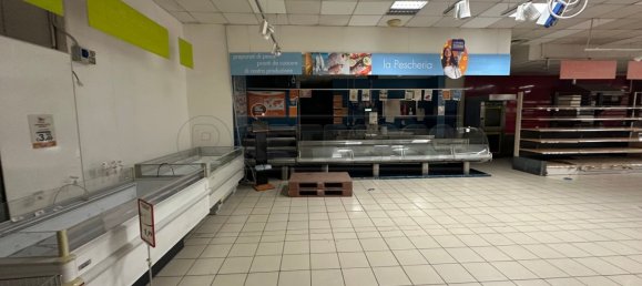 Коммерческая недвижимость 1760м² в Удине, Италия № 364723 5