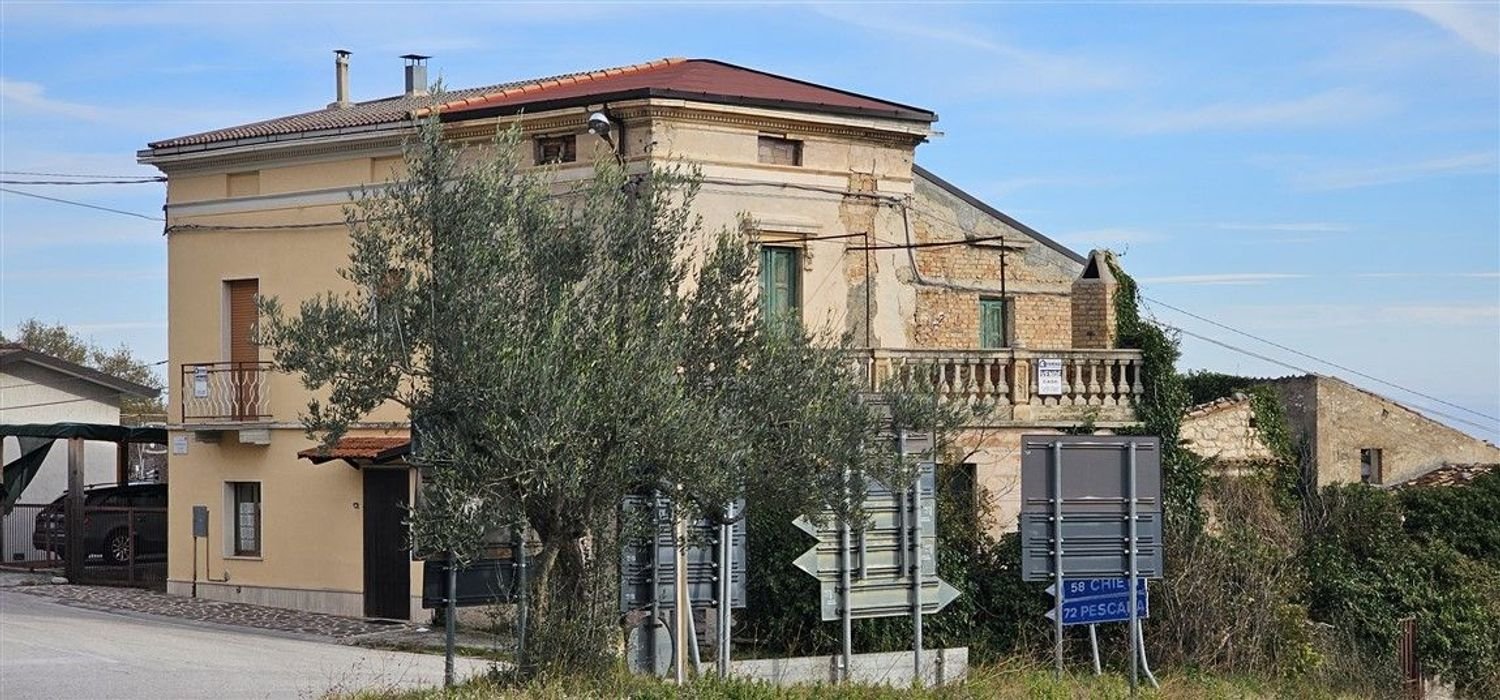 7-salle Maison à Lama dei Peligni, Italy No. 147985