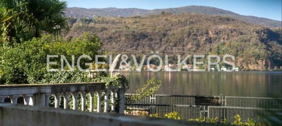 4 غرف نوم فيلا في Porto Ceresio, Italy رقم 62530 33