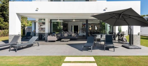 4 bedrooms Villa in Estepona, Spain No. 119715 12