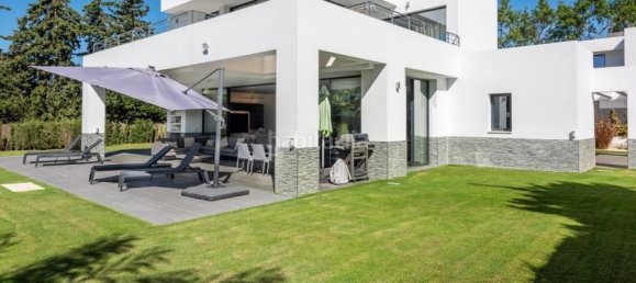 4 bedrooms Villa in Estepona, Spain No. 119715 11