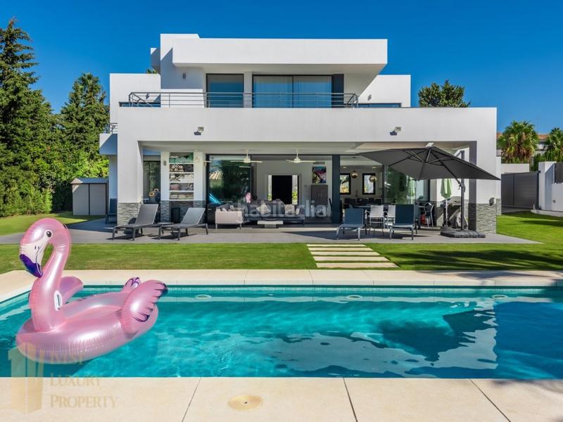 4 bedrooms Villa in Estepona, Spain No. 119715