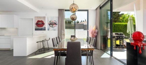 4 bedrooms Villa in Estepona, Spain No. 119715 4