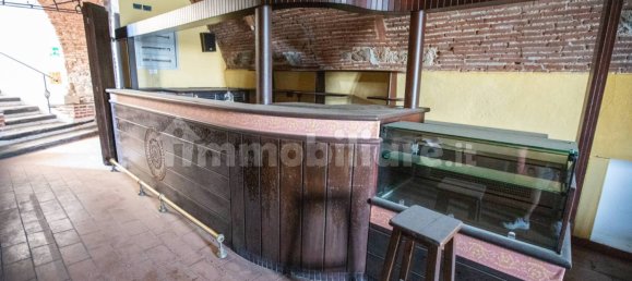 Propiedad comercial de 3 habitaciónes en Montalto di Castro, Italy No. 174370 14