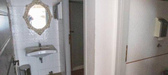 Propiedad comercial de 3 habitaciónes en Montalto di Castro, Italy No. 174370 6