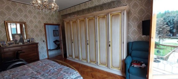 Квартира с 4 комнатами в Ареццо, Италия № 208832 4