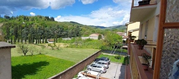 Квартира с 4 комнатами в Ареццо, Италия № 208832 17