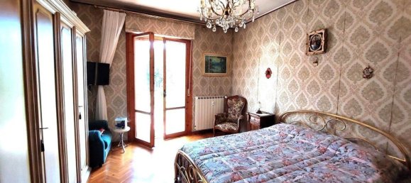 Квартира с 4 комнатами в Ареццо, Италия № 208832 3