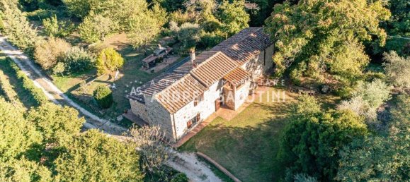 4 bedrooms House in Buti, Italy No. 15594 28