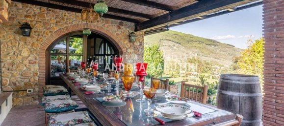 4 bedrooms House in Buti, Italy No. 15594 2