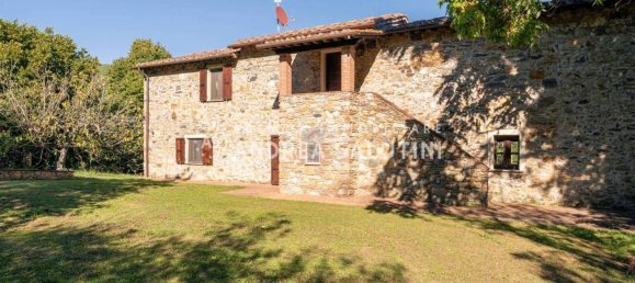 4 bedrooms House in Buti, Italy No. 15594 19