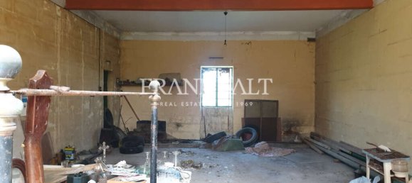 3 bedrooms Farm in Zejtun, Malta No. 2864 8