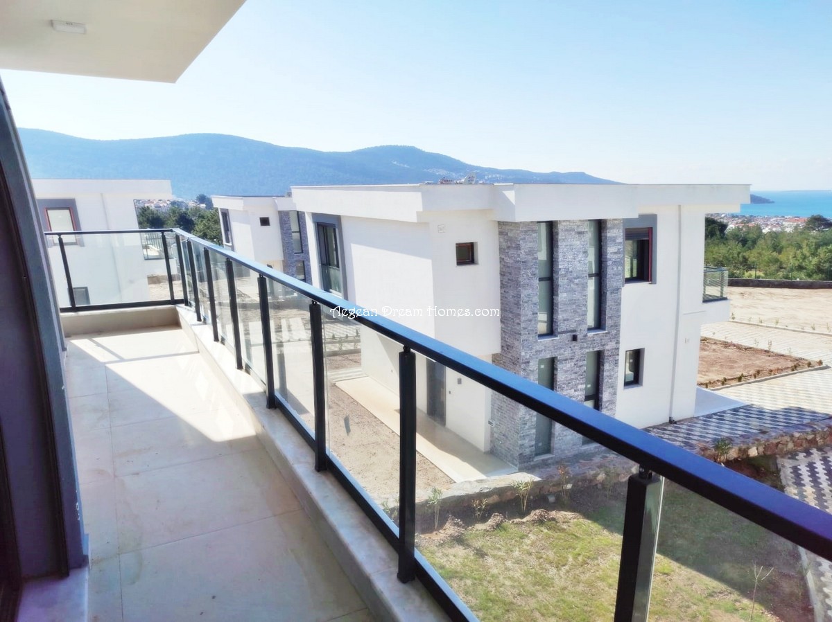 Villa 3+1 in Akbuk, Turkey No. 8866