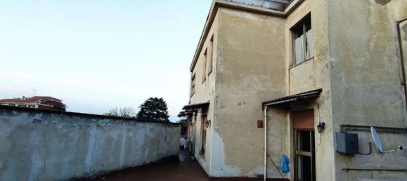 3 rooms Apartment in Vigevano, Italy No. 196846 2