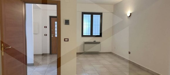 5 rooms Office in Avezzano, Italy No. 19647 11