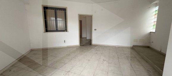 5 rooms Office in Avezzano, Italy No. 19647 3