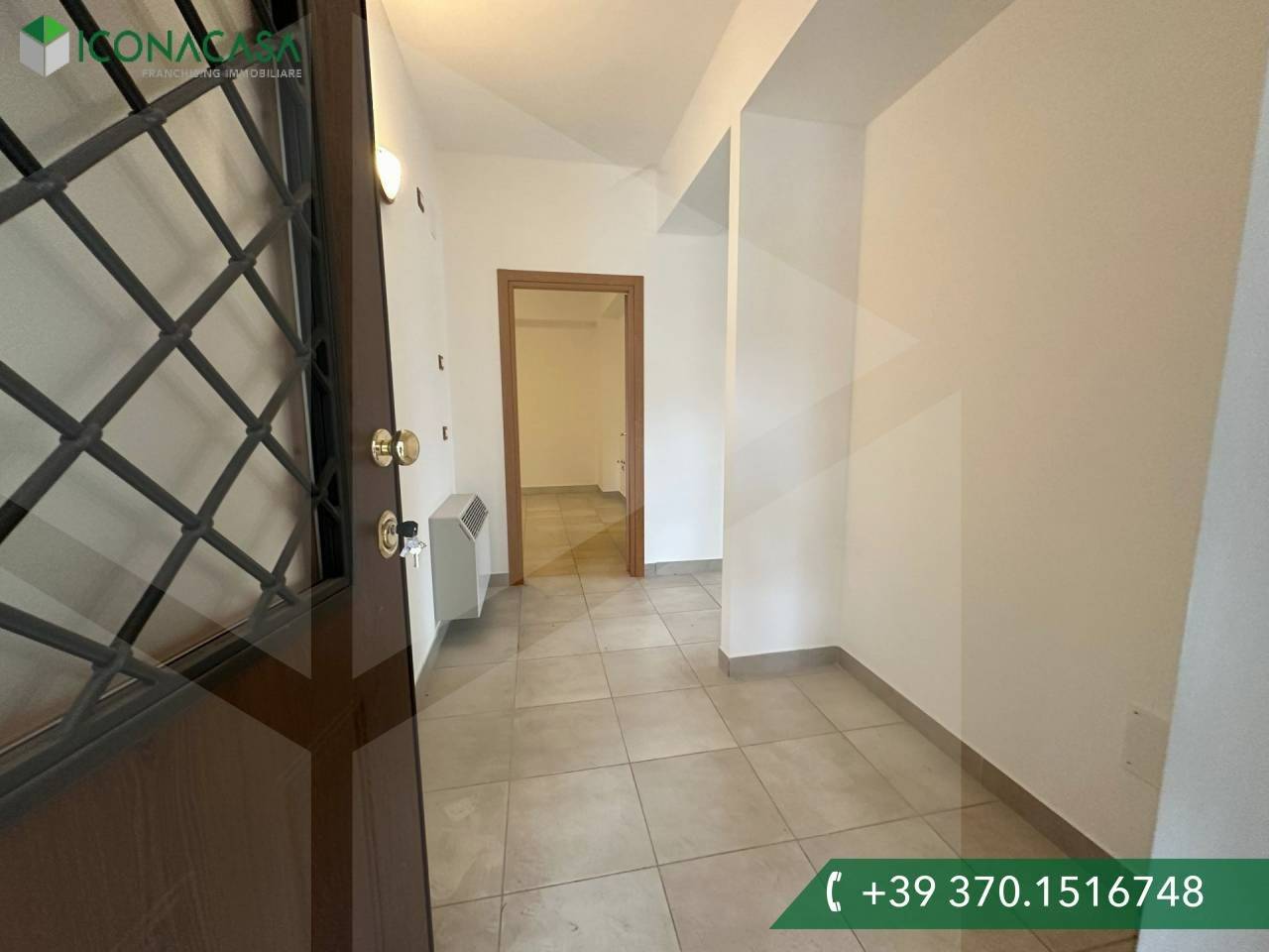 5 rooms Office in Avezzano, Italy No. 19647