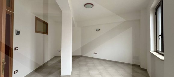 5 rooms Office in Avezzano, Italy No. 19647 6