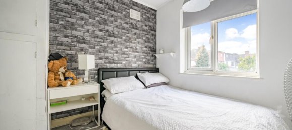 3 bedrooms House in London, United Kingdom No. 13441 2