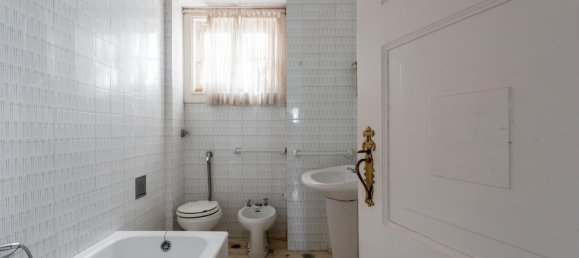 9 bedrooms Villa in Lisbon, Portugal No. 105146 10