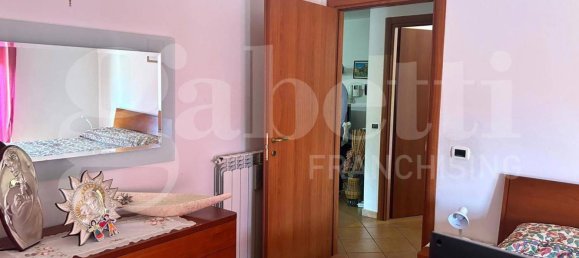 3 Schlafzimmer Wohnung in Sermoneta, Italy, Nr. 300598 8