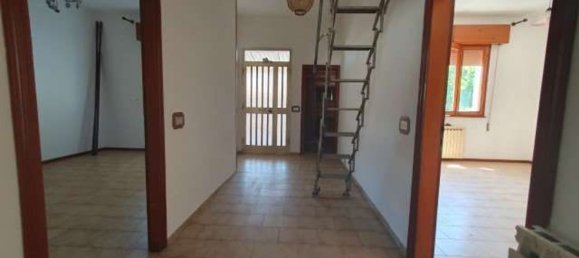 210m² Building in Occhiobello, Italy No. 92167 18