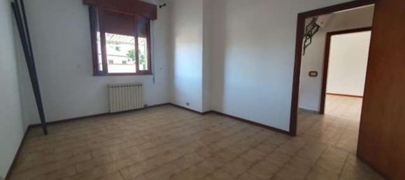 210m² Building in Occhiobello, Italy No. 92167 23