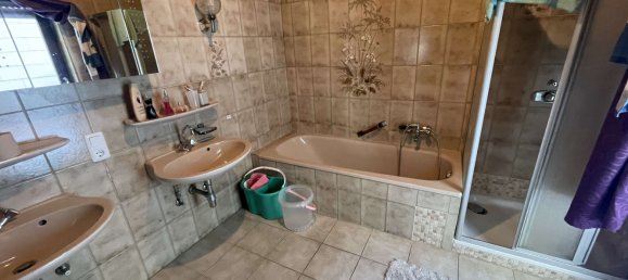 Здание с 5 спальнями в Бад-Кройцнах, Германия № 205870 19