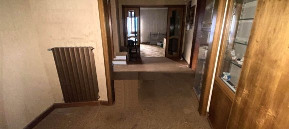 5 rooms Apartment in Catanzaro, Italy No. 227821 8